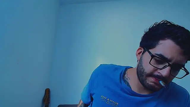 Snapshot of thomas_gun chatting on 03.16.26 thomas gun online show from 03.16.26