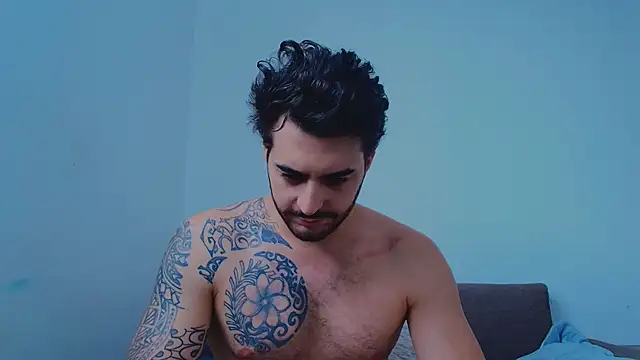 Snapshot of thomas_gun chatting on 03.17.26 thomas gun online show from 03.17.26