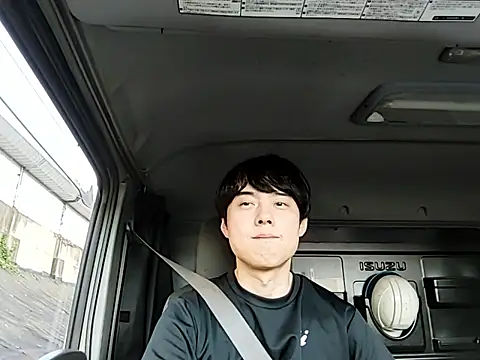 Snapshot of whitebriefboy chatting on 06.20.26 whitebriefboy online show from 06.20.26
