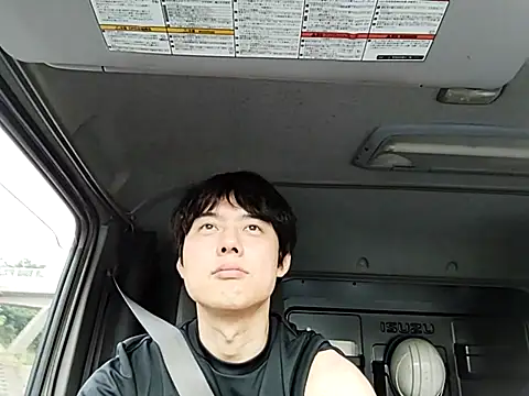 Snapshot of whitebriefboy chatting on 07.31.26 whitebriefboy online show from 07.31.26