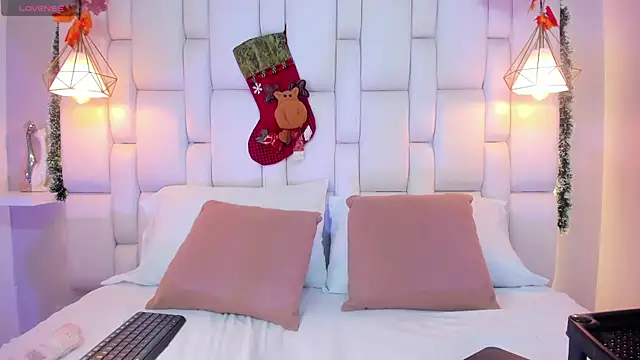 AslyGomez online show from 12.20.24