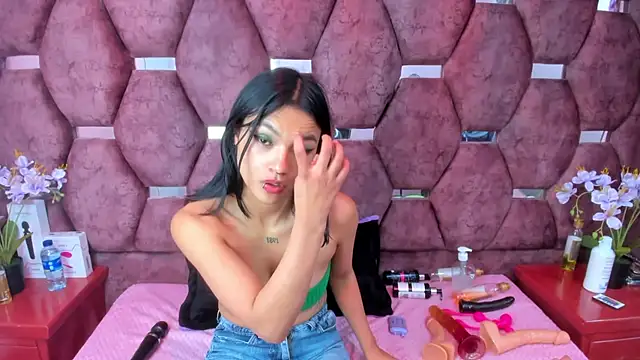 Snapshot of SaraLoveee_ chatting on 03.09.25 SaraLoveee online show from 03.09.25