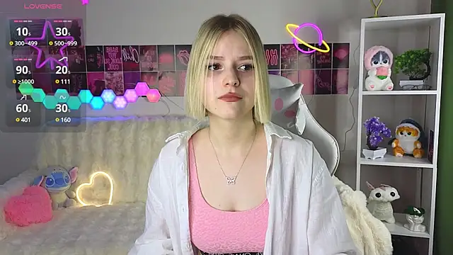 Snapshot of Dragonwind chatting on 02.14.25 Dragonwind online show from 02.14.25