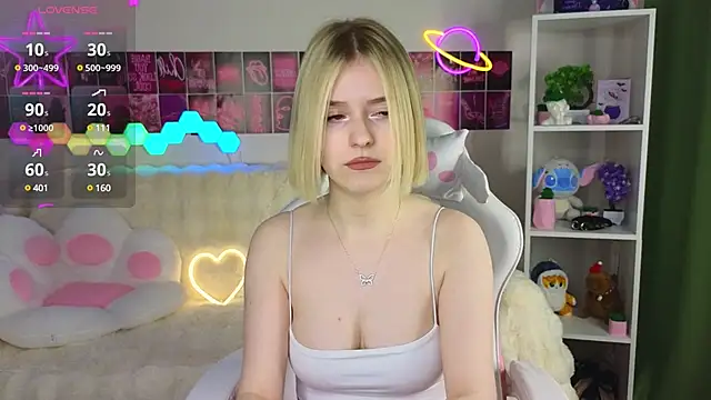 Snapshot of Dragonwind chatting on 02.21.25 Dragonwind online show from 02.21.25