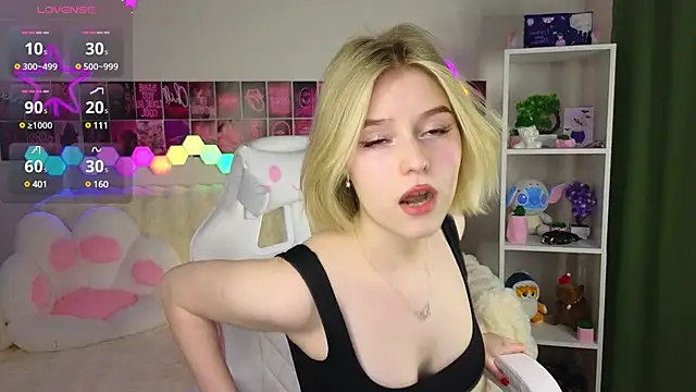 Snapshot of Dragonwind chatting on 02.22.25 Dragonwind online show from 02.22.25