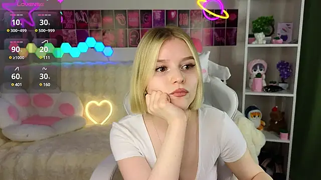 Snapshot of Dragonwind chatting on 02.27.25 Dragonwind online show from 02.27.25