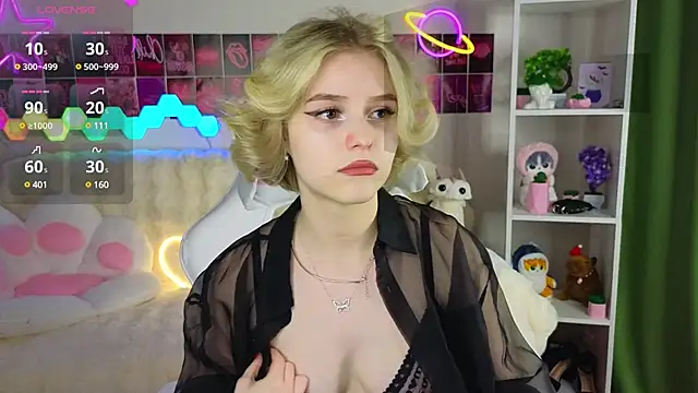 Snapshot of Dragonwind chatting on 02.28.25 Dragonwind online show from 02.28.25