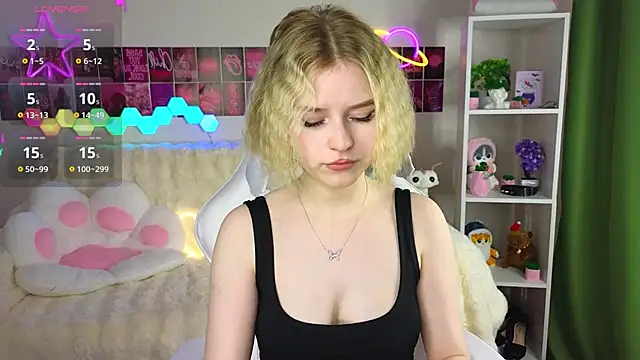 Snapshot of Dragonwind chatting on 03.16.25 Dragonwind online show from 03.16.25