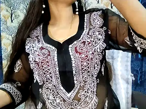 Aarvi Arora online show from 11.16.25