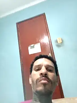 moisesdbiaz online show from 10.16.25