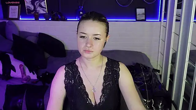 Lily Moonlight online show from 02.20.25