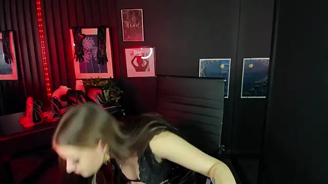 Lily Moonlight online show from 03.22.25