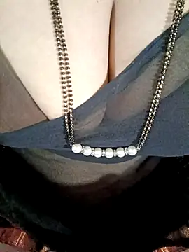 Beautyy38 online show from 10.27.25