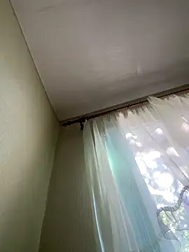 Snapshot of Strawberryyyyik chatting on 09.15.25 Strawberryyyyik online show from 09.15.25