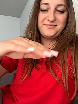 Snapshot of Strawberryyyyik chatting on 09.16.25 Strawberryyyyik online show from 09.16.25