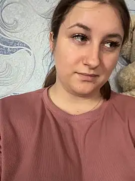 Snapshot of Strawberryyyyik chatting on 09.26.25 Strawberryyyyik online show from 09.26.25