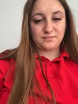 Snapshot of Strawberryyyyik chatting on 10.02.25 Strawberryyyyik online show from 10.02.25