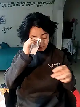 Snapshot of Lin-cute chatting on 02.12.25 Lin-cute online show from 02.12.25