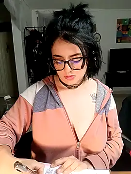 Snapshot of Lin-cute chatting on 03.04.25 Lin-cute online show from 03.04.25