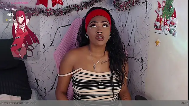 Snapshot of ebonyciaraqueen chatting on 12.11.24 ebonyciaraqueen online show from 12.11.24
