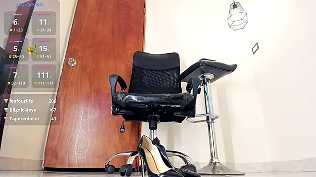 Snapshot of aitana-purple chatting on 03.10.25 aitana-purple online show from 03.10.25