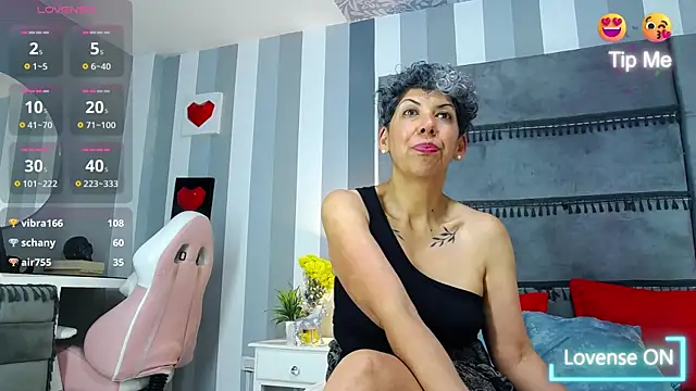 Julianewell online show from 03.12.25