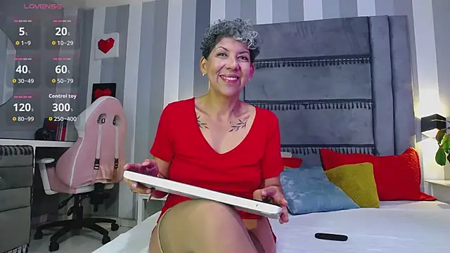 Julianewell online show from 07.28.26
