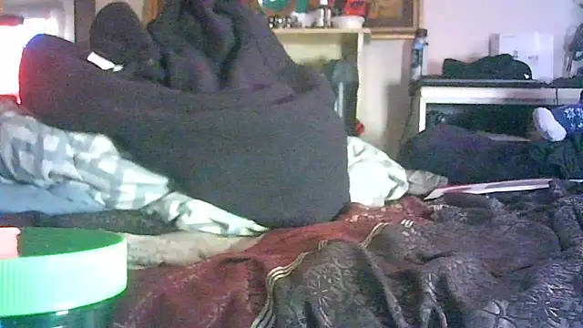 Snapshot of DI4MOND_FIR3 chatting on 12.13.25 DI4MOND FIR3 online show from 12.13.25