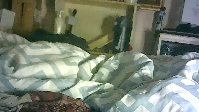 Snapshot of DI4MOND_FIR3 chatting on 12.20.25 DI4MOND FIR3 online show from 12.20.25