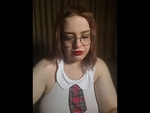 Snapshot of cansuozell chatting on 06.14.26 cansuozell online show from 06.14.26