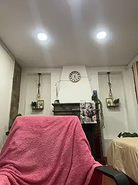 Snapshot of dulce_celeste15 chatting on 11.18.25 dulce celeste15 online show from 11.18.25