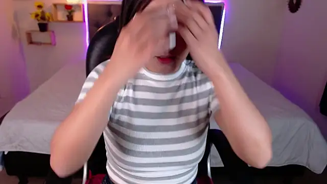 mia aira online show from 12.02.24