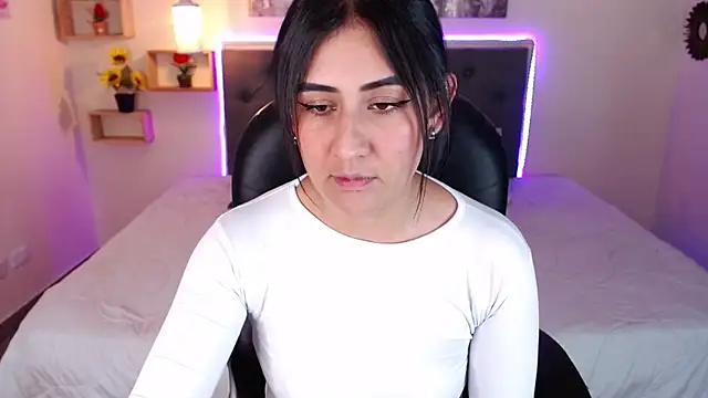 mia aira online show from 12.05.24