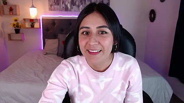 mia aira online show from 12.10.24