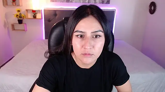 mia aira online show from 12.12.24