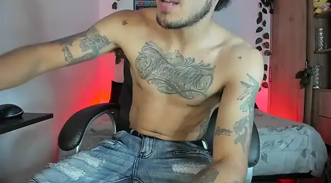 Snapshot of mikee_scooth chatting on 02.25.25 mikee scooth online show from 02.25.25