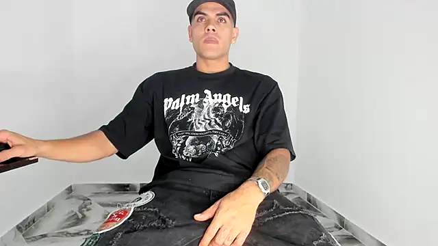 Snapshot of mikee_scooth chatting on 11.29.25 mikee scooth online show from 11.29.25