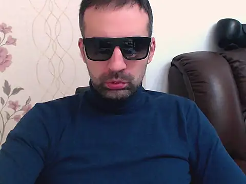 Leo 1617 online show from 04.23.26