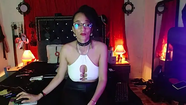 Snapshot of SamaraMartinez chatting on 10.11.25 SamaraMartinez online show from 10.11.25