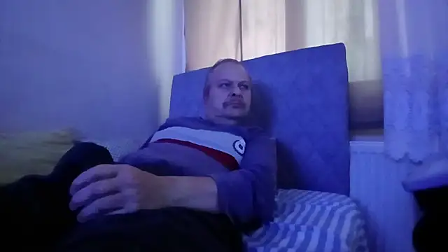 Snapshot of amylrmm1903 chatting on 11.12.25 amylrmm1903 online show from 11.12.25