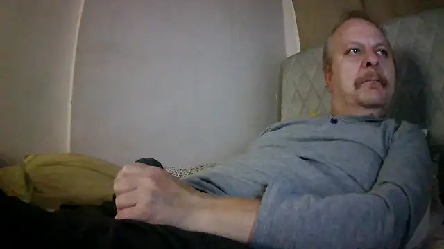 Snapshot of amylrmm1903 chatting on 11.19.25 amylrmm1903 online show from 11.19.25