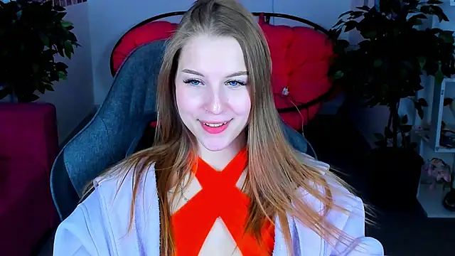 Snapshot of CuteMousee chatting on 12.24.24 CuteMousee online show from 12.24.24