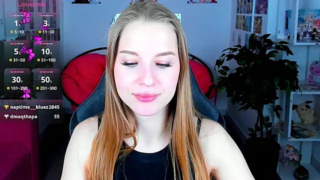 Snapshot of CuteMousee chatting on 01.02.25 CuteMousee online show from 01.02.25