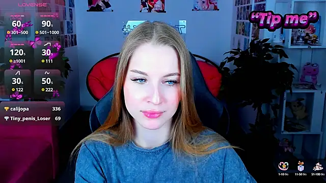 Snapshot of CuteMousee chatting on 01.04.25 CuteMousee online show from 01.04.25