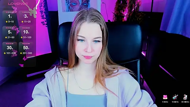 Snapshot of CuteMousee chatting on 01.14.25 CuteMousee online show from 01.14.25