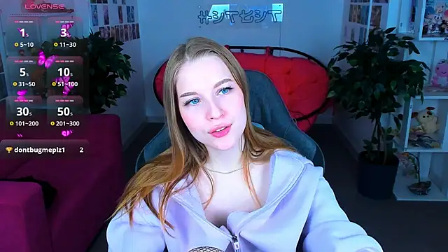 Snapshot of CuteMousee chatting on 01.15.25 CuteMousee online show from 01.15.25