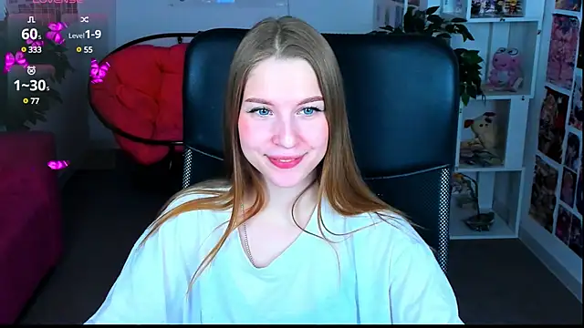 Snapshot of CuteMousee chatting on 01.29.25 CuteMousee online show from 01.29.25