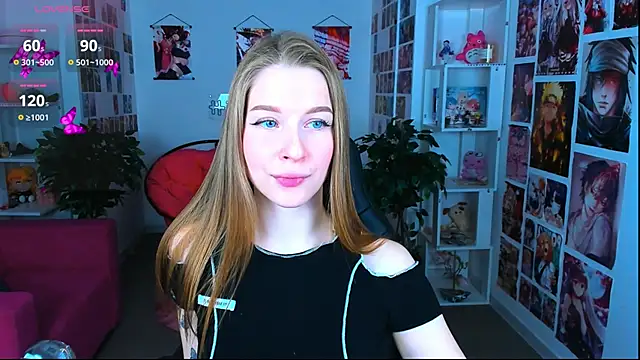 Snapshot of CuteMousee chatting on 02.03.25 CuteMousee online show from 02.03.25