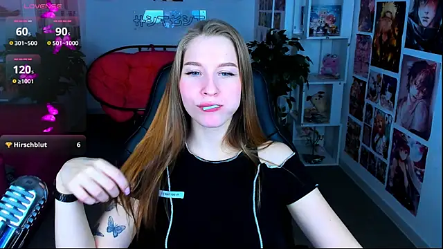 Snapshot of CuteMousee chatting on 02.04.25 CuteMousee online show from 02.04.25