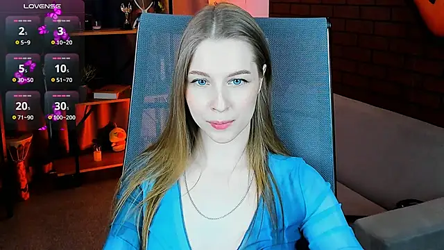 Snapshot of CuteMousee chatting on 02.26.25 CuteMousee online show from 02.26.25